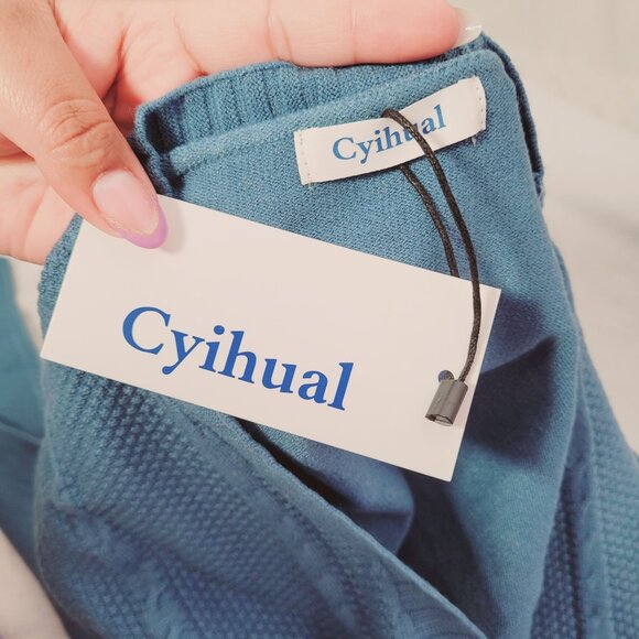 Women's Cable Knit Button-Up Cardigan Sweater In Blue Size Small New - Picture 6 of 8